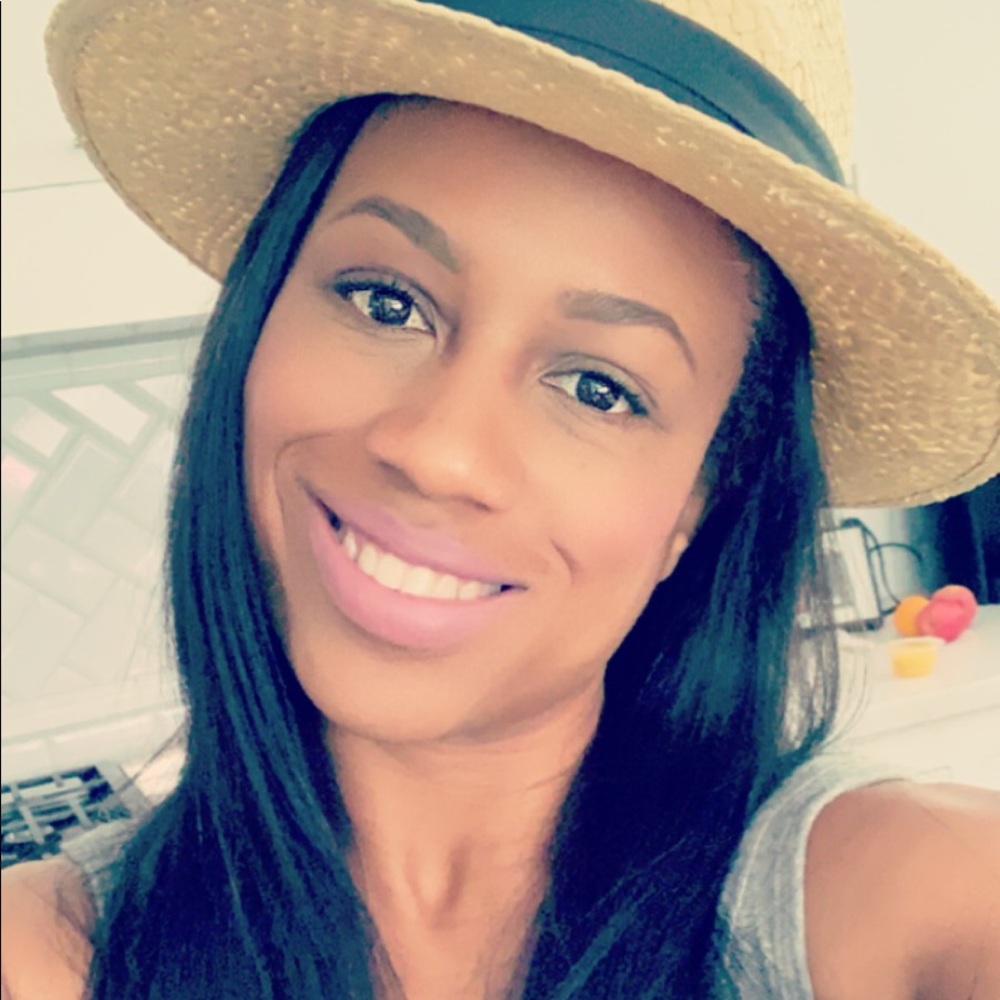 Meet your Posher, Crystal
